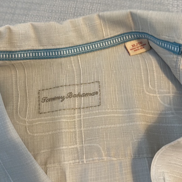 Tommy Bahama short sleeve button down - Picture 4 of 4
